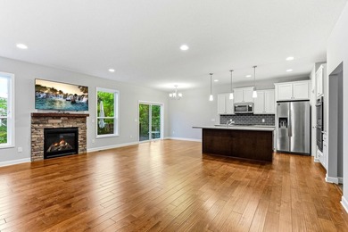 This beautifully maintained Prior Lake home features a spacious - photo 6