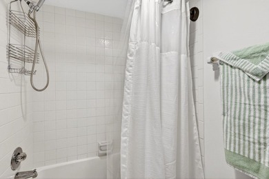 MOVE-IN ready condo just off US1 in a prime location near - photo 31