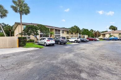 MOVE-IN ready condo just off US1 in a prime location near - photo 34