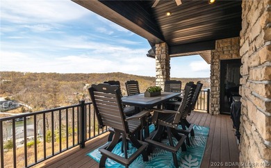 Tucked into a private setting in the heart of town, this - photo 44