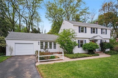 Rare Opportunity! Park-like yard on the cul-de-sac of Frankland - photo 1