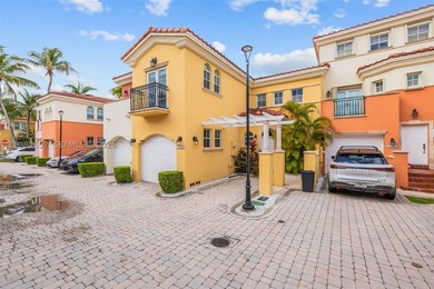 Little Maule Lake Townhome/Townhouse For Sale in Aventura Florida