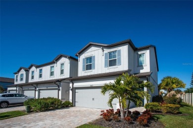 Lake Townhome/Townhouse For Sale in St. Petersburg, Florida