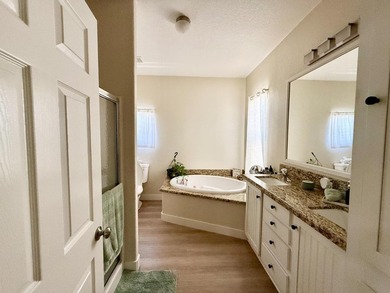 Beautiful and spacious 3-bedroom, 2-bathroom mobile home located - photo 11