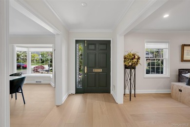 Located in the heart of Lake Success, this elegantly sun - photo 12
