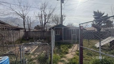 This charming 2 bed, 1 bath home sits on a quiet Lake Isabella - photo 12