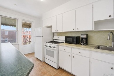 Exceptional vacant 2-family opportunity in the desirable Pelham - photo 19