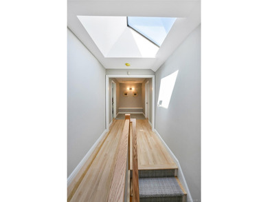 Located in the heart of Lake Success, this elegantly sun - photo 24