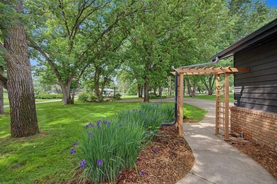 Rare opportunity to own a stunning Mississippi River home on - photo 14