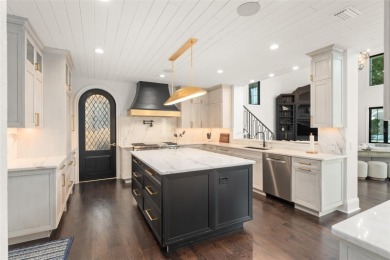 Presenting a magnificent Isleworth golf front estate with - photo 15