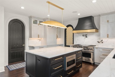 Presenting a magnificent Isleworth golf front estate with - photo 17