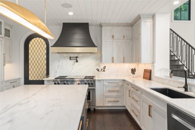 Presenting a magnificent Isleworth golf front estate with - photo 18