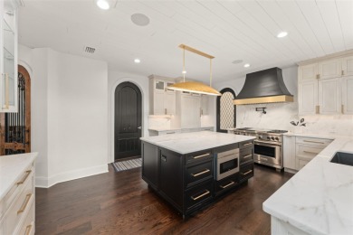 Presenting a magnificent Isleworth golf front estate with - photo 19