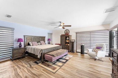 Perfectly situated on a private, tranquil lot, with no traffic - photo 21