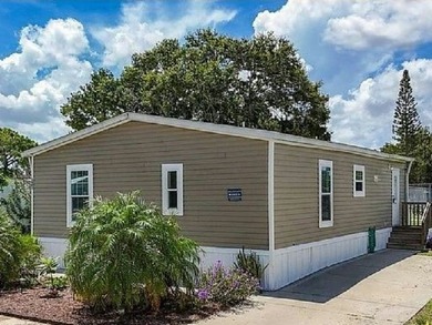 Home for sale in Largo, FL featuring 3 bedrooms and 2 bathrooms - photo 2