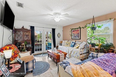 Welcome to Meadows South! This end-unit 2-bedroom, 2-bath - photo 4