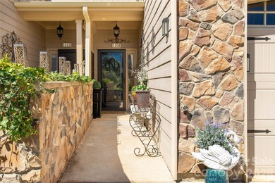 Welcome home to this beautifully maintained townhome in the - photo 4