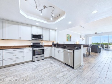 Welcome to Paradise! This fully renovated 3 bedroom/ 2 bath unit - photo 5