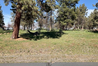 Upper Klamath Lake Lot For Sale in Klamath Falls Oregon