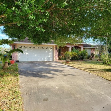 Lake Home Off Market in Clewiston, Florida