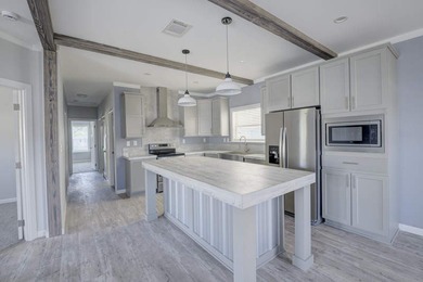 This brand-new home in sunny Naples, Florida, offers the perfect - photo 3