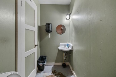 Prime High-Traffic Commercial Opportunity on Miller Valley