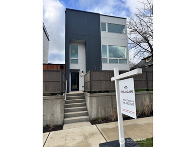 Lake Washington Home For Sale in Seattle Washington