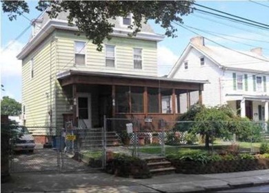 This beautifully renovated Victorian offers an incredible - photo 3
