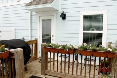 Welcome to this beautifully maintained, like-new townhome in - photo 5