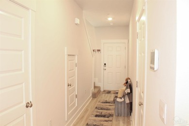 Welcome to this beautifully maintained, like-new townhome in - photo 7