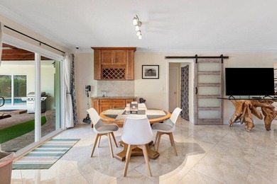 This spacious 5000+ SF compound offers endless possibilities - photo 11