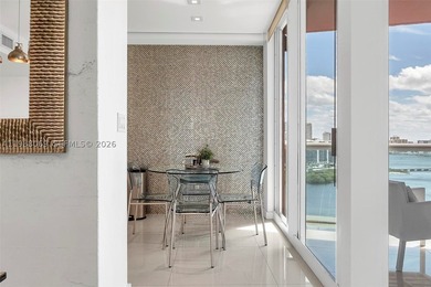 A MUST SEE! SPACIOUS, BRIGHT & BEAUTIFULLY RENOVATED! This - photo 16