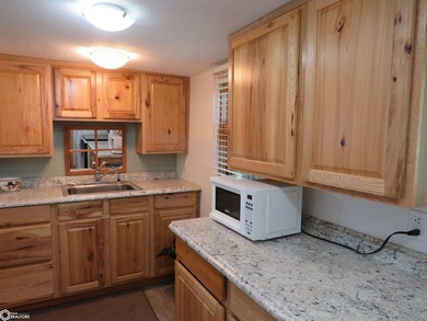 This is a very nice cottage with guest house. Great looking gas - photo 16