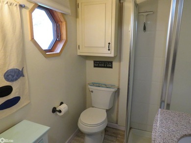 This is a very nice cottage with guest house. Great looking gas - photo 17