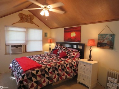 This is a very nice cottage with guest house. Great looking gas - photo 18