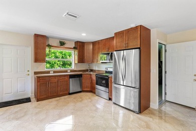 This spacious 5000+ SF compound offers endless possibilities - photo 19