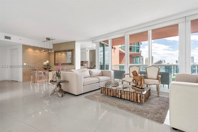 A MUST SEE! SPACIOUS, BRIGHT & BEAUTIFULLY RENOVATED! This - photo 21