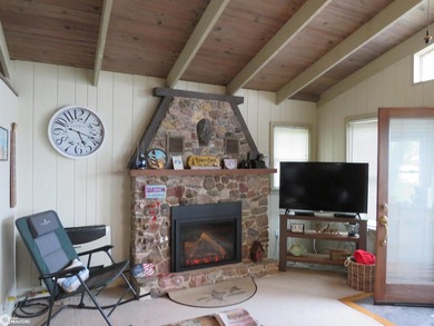 This is a very nice cottage with guest house. Great looking gas - photo 22