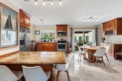 This spacious 5000+ SF compound offers endless possibilities - photo 22