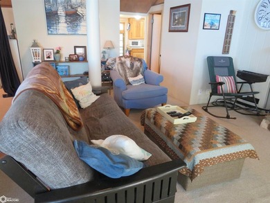 This is a very nice cottage with guest house. Great looking gas - photo 26