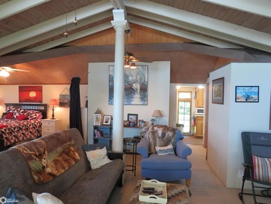 This is a very nice cottage with guest house. Great looking gas - photo 27