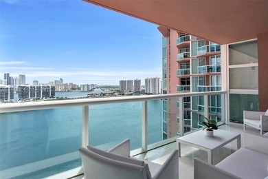 A MUST SEE! SPACIOUS, BRIGHT & BEAUTIFULLY RENOVATED! This - photo 28