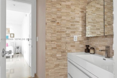 A MUST SEE! SPACIOUS, BRIGHT & BEAUTIFULLY RENOVATED! This - photo 40