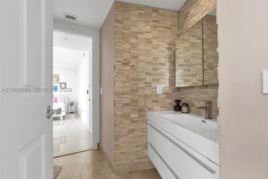 A MUST SEE! SPACIOUS, BRIGHT & BEAUTIFULLY RENOVATED! This - photo 41