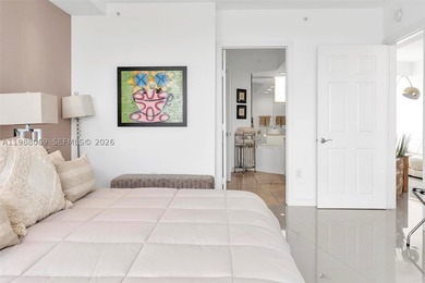 A MUST SEE! SPACIOUS, BRIGHT & BEAUTIFULLY RENOVATED! This - photo 48