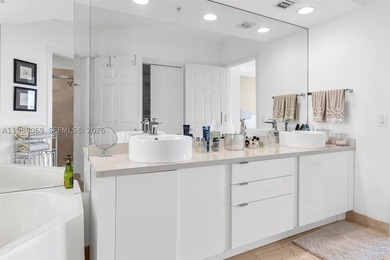 A MUST SEE! SPACIOUS, BRIGHT & BEAUTIFULLY RENOVATED! This - photo 50