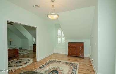 Welcome to your dream home! Nestled in the picturesque community - photo 33
