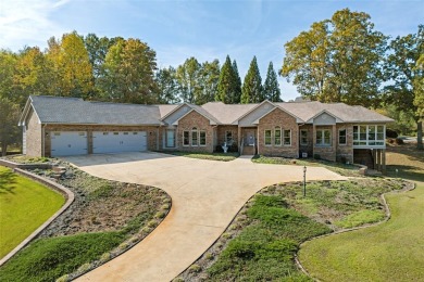 Lake Keowee Home For Sale in Seneca South Carolina