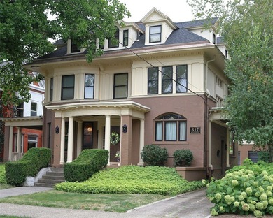 Lake Erie Home For Sale in Erie Pennsylvania