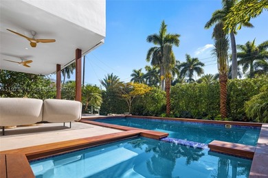 Recently reimagined with a comprehensive landscape and outdoor - photo 15